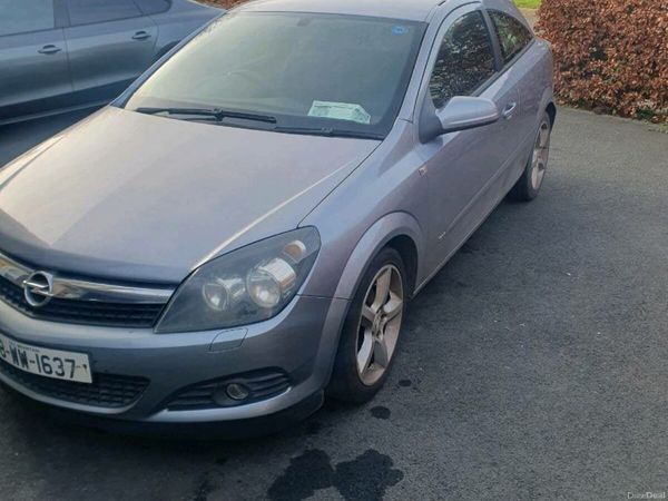 Opel Astra Hatchback, Petrol, 2008, Silver
