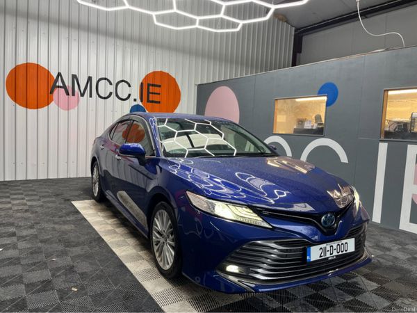 Toyota Camry Saloon, Petrol Hybrid, 2021, Blue