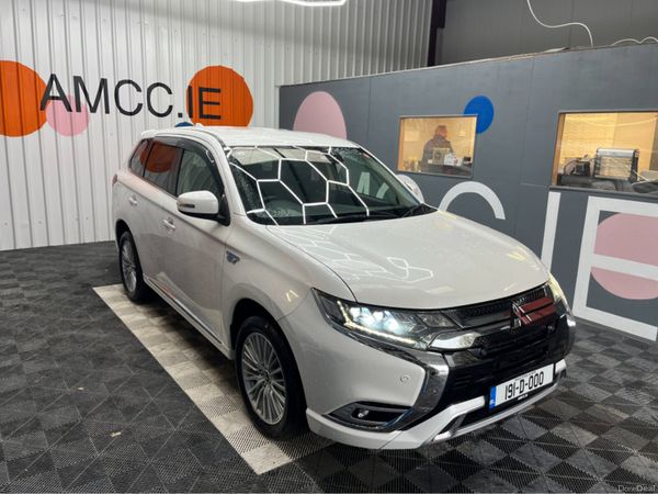 Mitsubishi Outlander SUV, Petrol Plug-in Hybrid, 2019, White