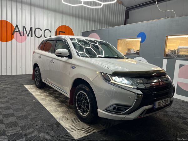 Mitsubishi Outlander SUV, Petrol Plug-in Hybrid, 2019, White
