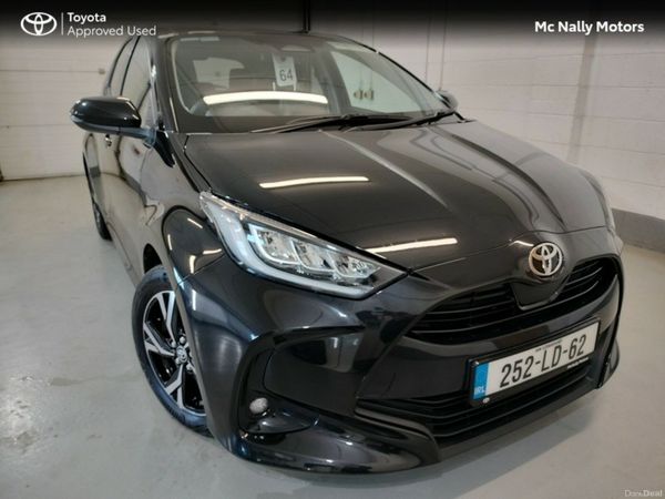 Toyota Yaris Hatchback, Petrol Hybrid, 2025, Black
