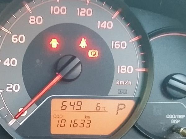 Toyota Vitz Hatchback, Petrol, 2015, Silver