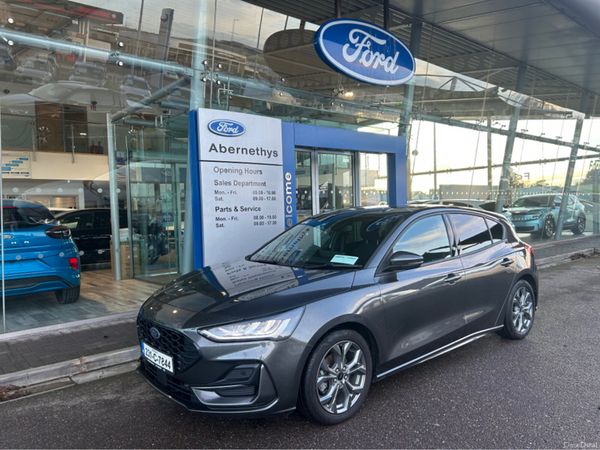 Ford Focus Hatchback, Petrol, 2023, Grey