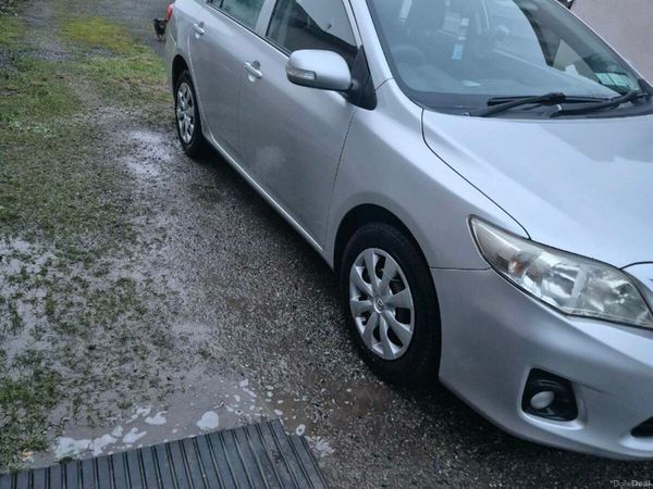 Toyota Corolla Saloon, Diesel, 2011, Silver