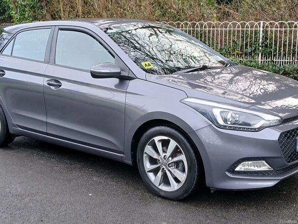 Hyundai i20 Hatchback, Petrol, 2017, Grey