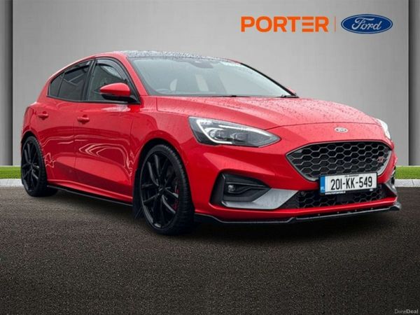 Ford Focus Hatchback, Petrol, 2020, Red