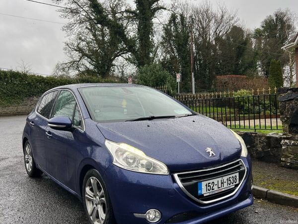 Peugeot 208 Hatchback, Petrol, 2015, Blue