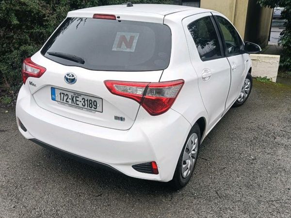 Toyota Vitz Hatchback, Petrol Hybrid, 2017, White