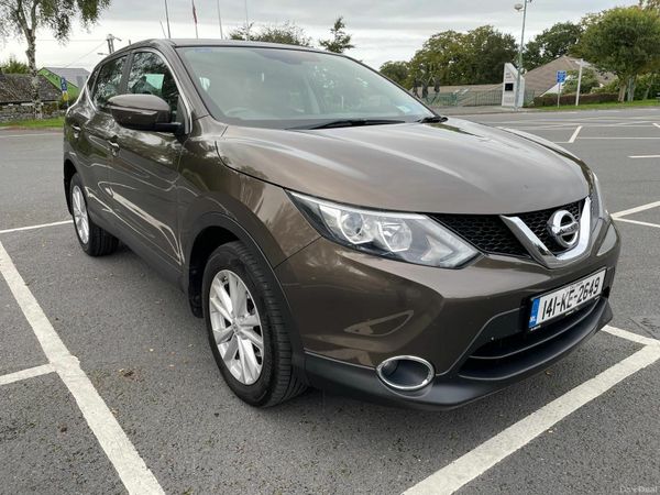 Nissan Qashqai Hatchback, Petrol, 2014, Brown