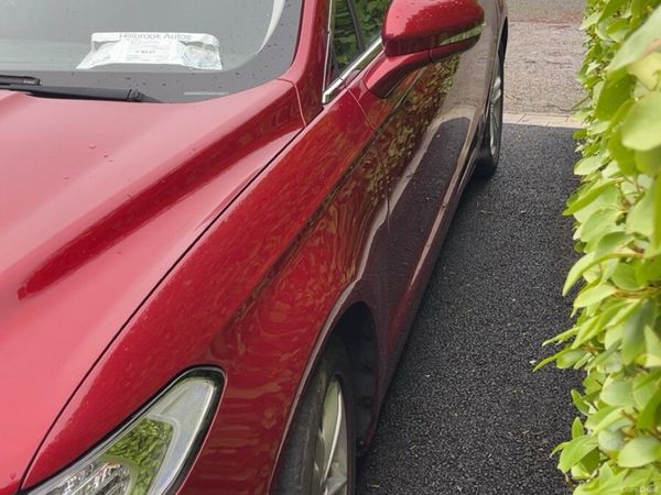 Ford Mondeo Hatchback, Diesel, 2017, Red