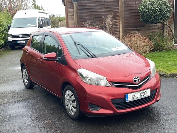 Toyota Yaris Hatchback, Petrol, 2012, Red