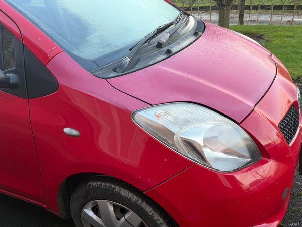 Toyota Yaris Hatchback, Petrol, 2007, Red