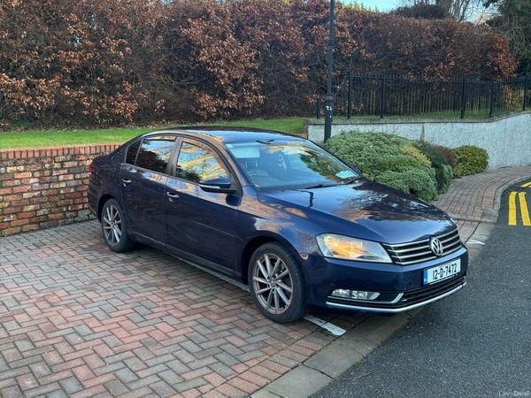 Volkswagen Passat Saloon, Diesel, 2012, Blue