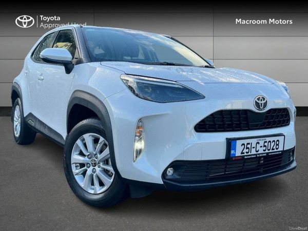 Toyota Yaris Cross Hatchback, Petrol Hybrid, 2025, White