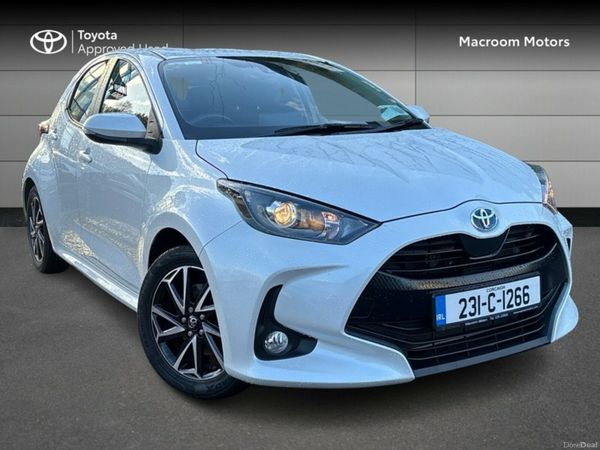 Toyota Yaris Hatchback, Petrol Hybrid, 2023, White
