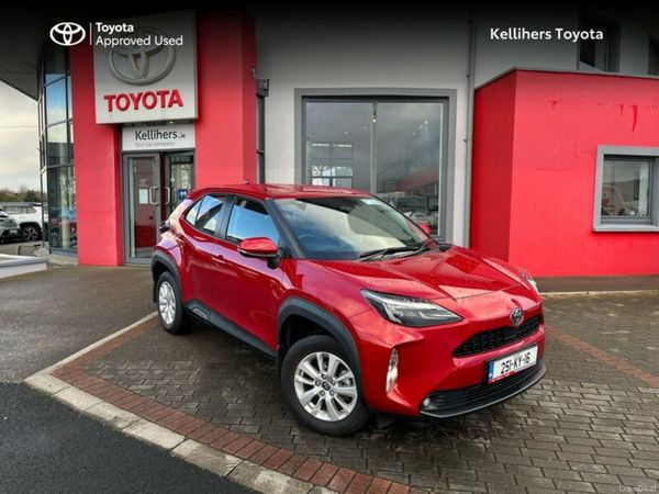 Toyota Yaris Cross Hatchback, Petrol Hybrid, 2025, Red