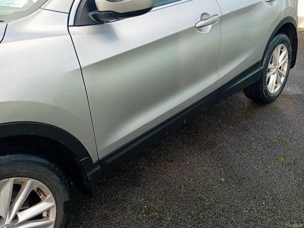 Nissan Qashqai Hatchback, Diesel, 2015, Silver