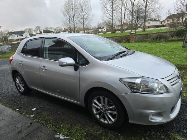 Toyota Auris Hatchback, Diesel, 2011, Silver