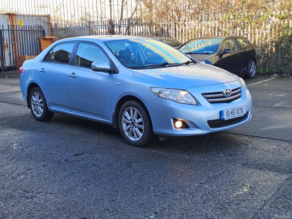 Toyota Corolla Saloon, Petrol, 2010, Silver