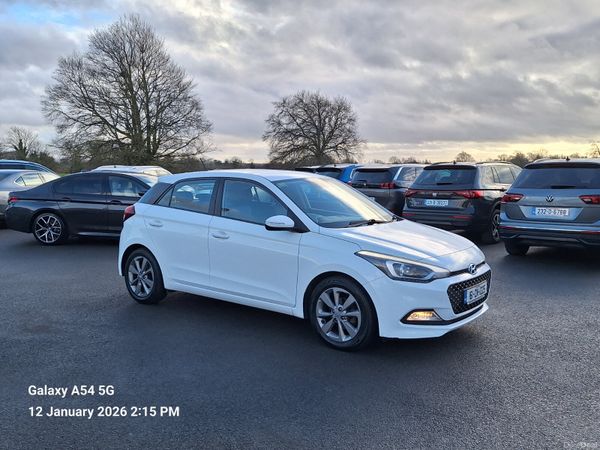 Hyundai i20 Hatchback, Petrol, 2016, White