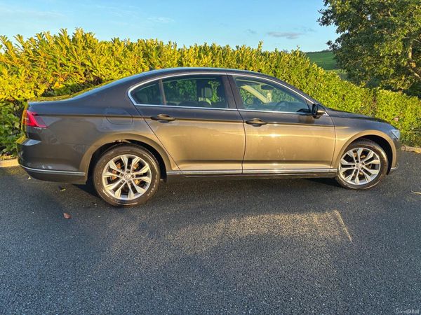 Volkswagen Passat Saloon, Diesel, 2018, Grey