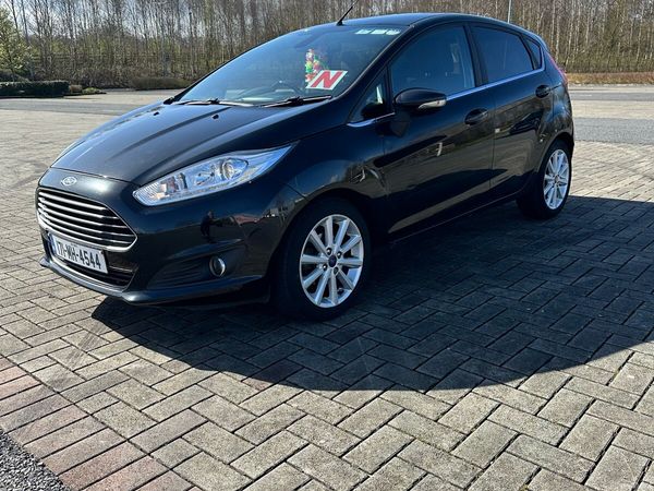 Ford Fiesta Hatchback, Diesel, 2017, Black