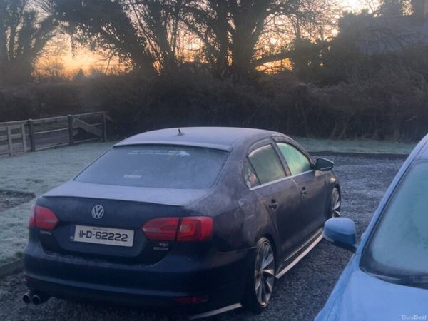 Volkswagen Jetta Saloon, Diesel, 2011, Blue