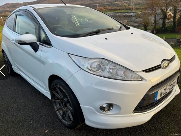 Ford Fiesta Hatchback, Diesel, 2011, White