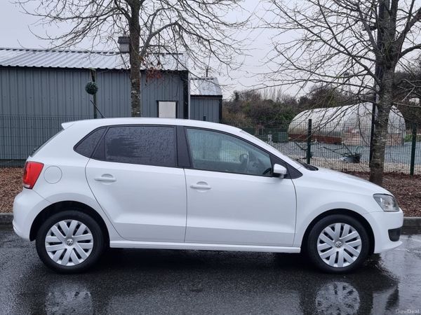Volkswagen Polo Hatchback, Petrol, 2013, White