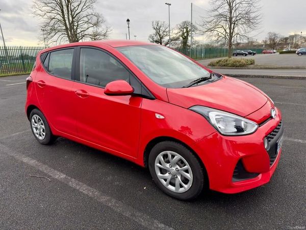 Hyundai i10 Hatchback, Petrol, 2018, Red