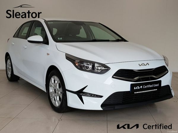 Kia Ceed Hatchback, Diesel Hybrid, 2023, White