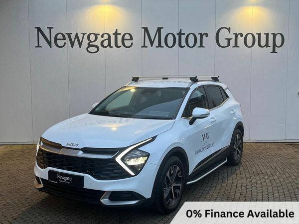 Kia Sportage MPV, Diesel, 2025, White