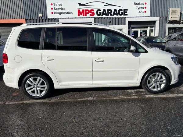 Volkswagen Touran MPV, Diesel, 2013, White
