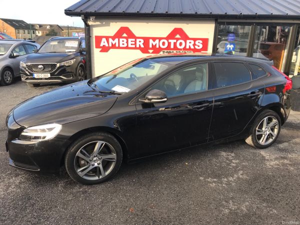 Volvo V40 Hatchback, Diesel, 2018, Black