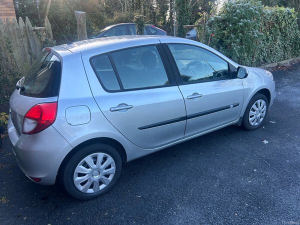Renault Clio Hatchback, Ethanol Petrol, 2010, Silver