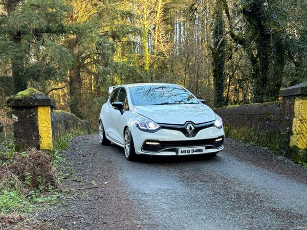 Renault Clio Hatchback, Petrol, 2014, White
