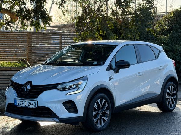 Renault Captur Hatchback, Petrol, 2023, White