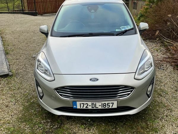 Ford Fiesta Hatchback, Petrol, 2017, Silver