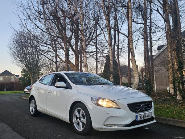 Volvo V40 Hatchback, Diesel, 2013, White