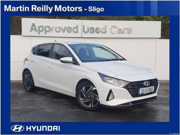 Hyundai i20 Hatchback, Petrol, 2023, White