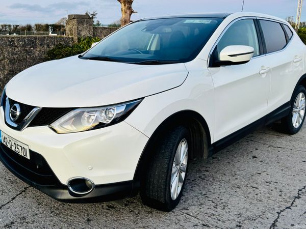 Nissan Qashqai Hatchback, Diesel, 2014, White