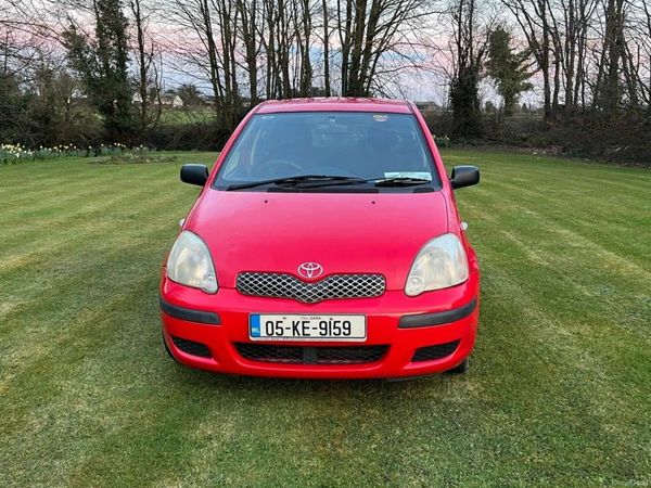 Toyota Yaris Hatchback, Petrol, 2005, Red