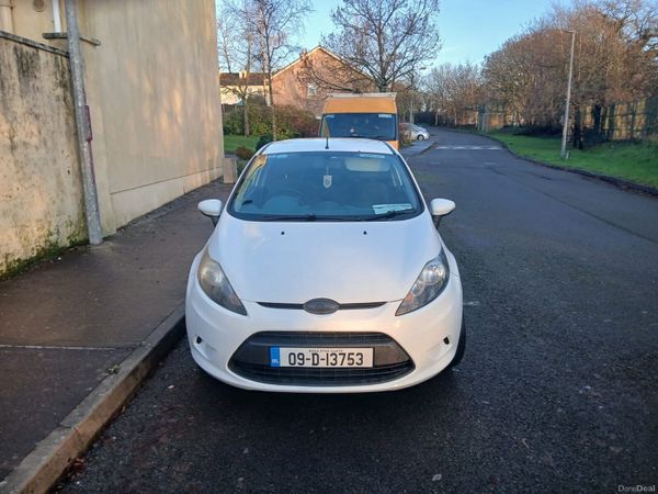 Ford Fiesta Hatchback, Diesel, 2009, White