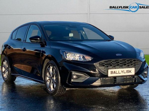 Ford Focus Hatchback, Petrol, 2022, Black