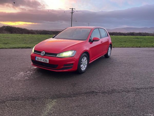 Volkswagen Golf Hatchback, Petrol, 2016, Red