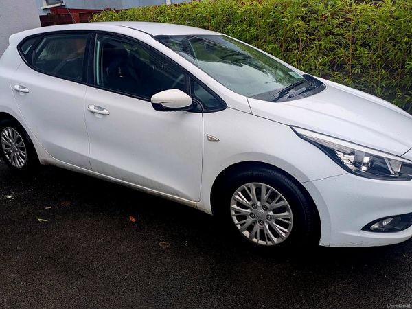 Kia Ceed Hatchback, Diesel, 2014, White