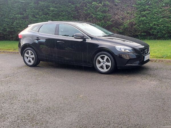 Volvo V40 Hatchback, Diesel, 2015, Black