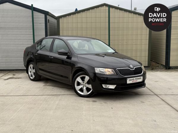 Skoda Octavia Saloon, Petrol, 2013, Black