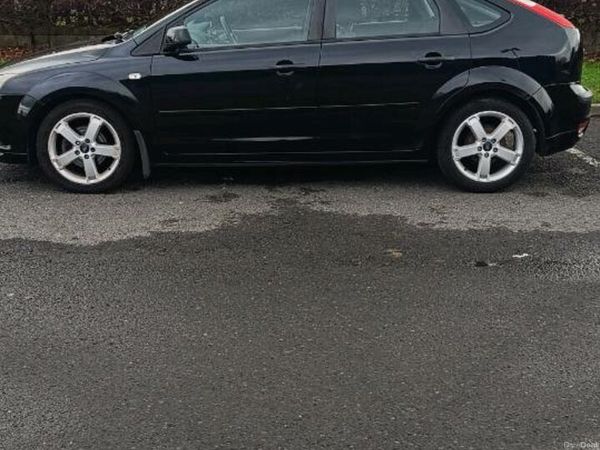 Ford Focus Hatchback, Petrol, 2008, Black