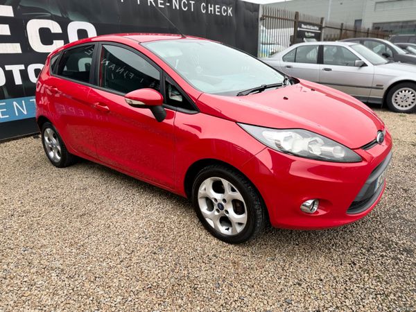Ford Fiesta Hatchback, Petrol, 2012, Red